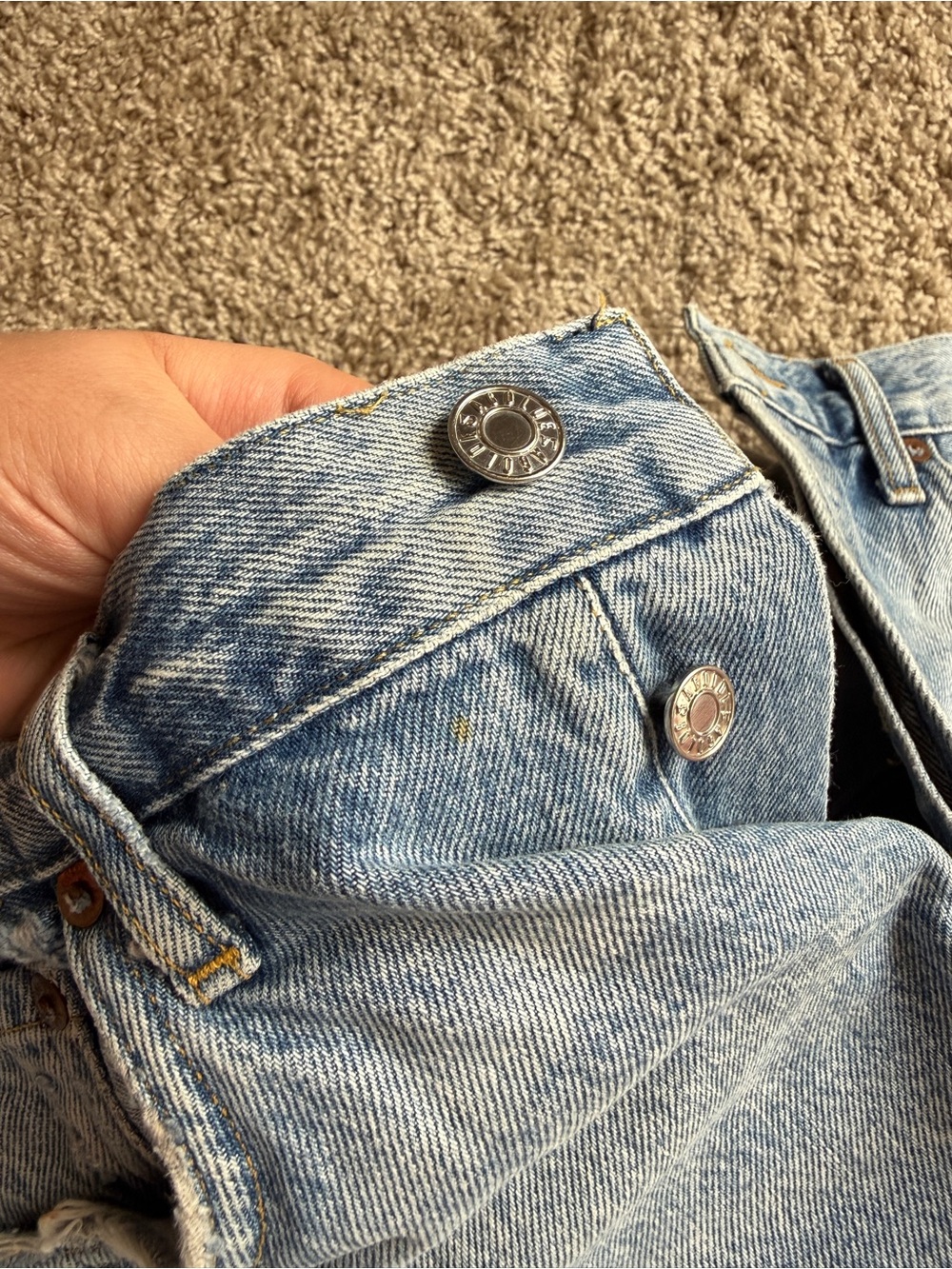 Agolde Parker Vintage Cut Off Short in Swapmeet - Picture 5 of 5